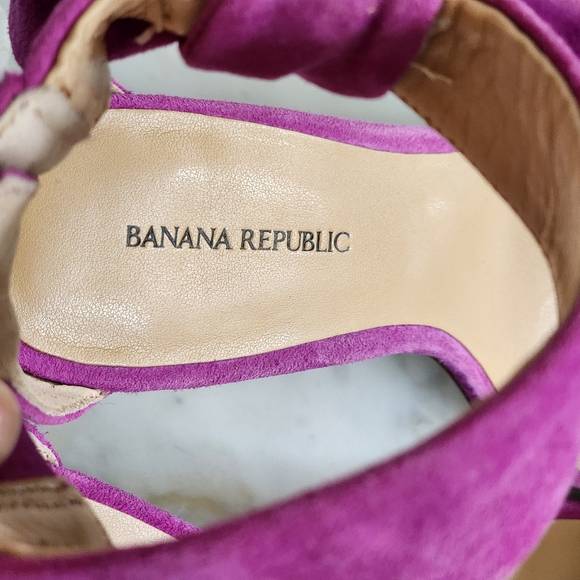 BANANA REPUBLIC Pink Fuschia Suede Bowtie 4 Inch Heels VGUC Size 7.5 - Picture 4 of 10